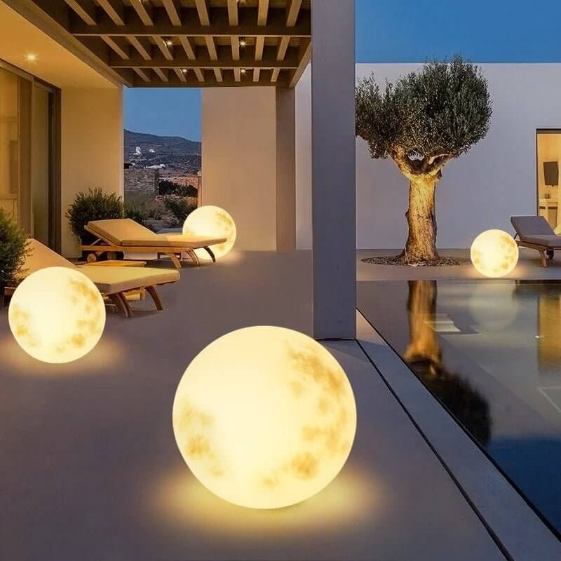 Trädgårdslampa i månform