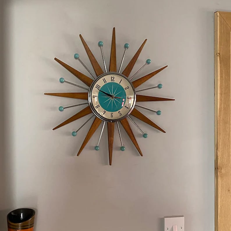 Handgjord väggklocka i mid-century-stil | Retro-väggdekoration, tyst & batteridriven