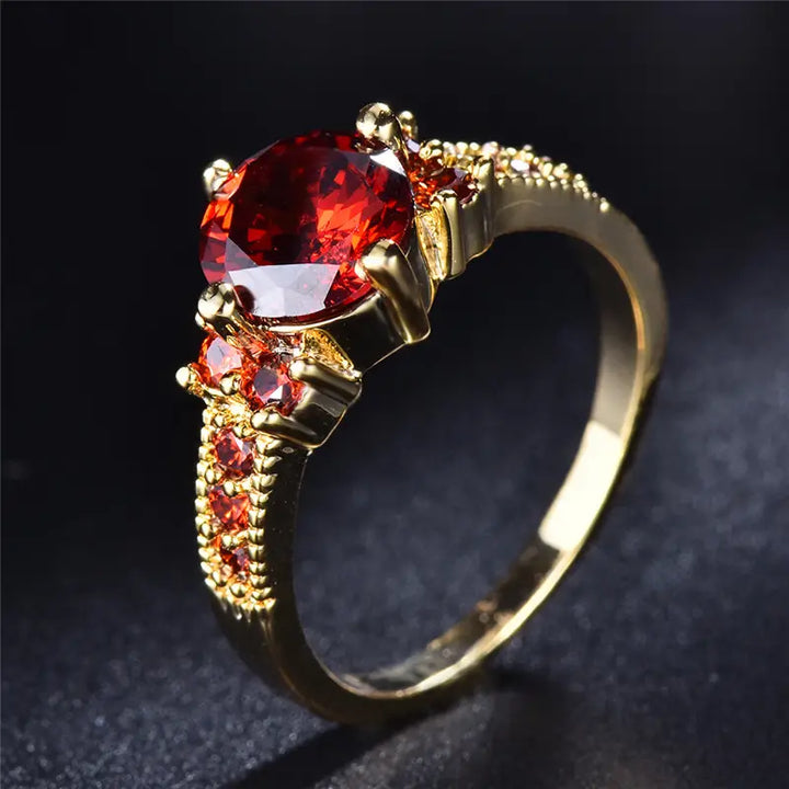 Elegant guldring med förfinade detaljer