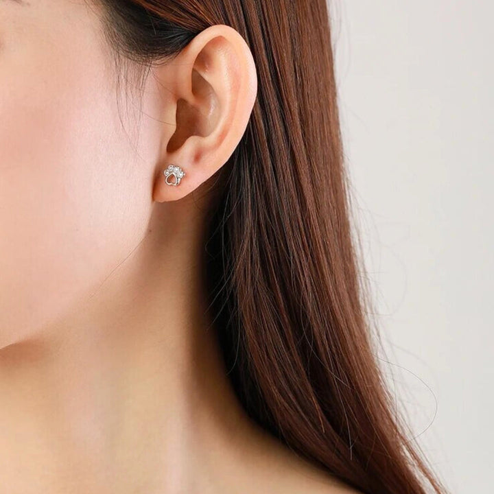 Tass-knoppörhängen i sterlingsilver – Med gnistrande zirkonia