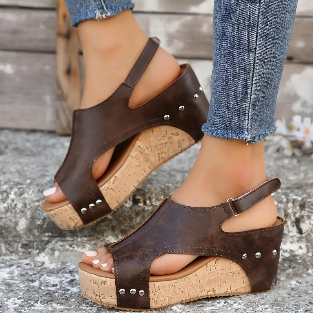 Kile sandaler med krydsrem og peep toe