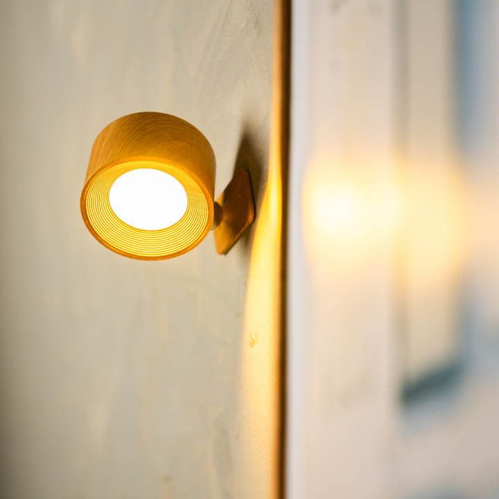 Sladdlös LED-vägglampa med 360° vridbart huvud, pekdimmer, 3 färger