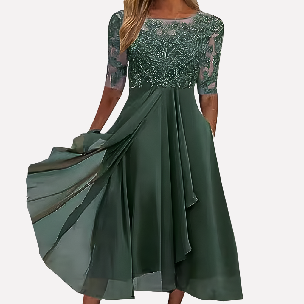 Chiffongkjole for damer med blomstrete blonder