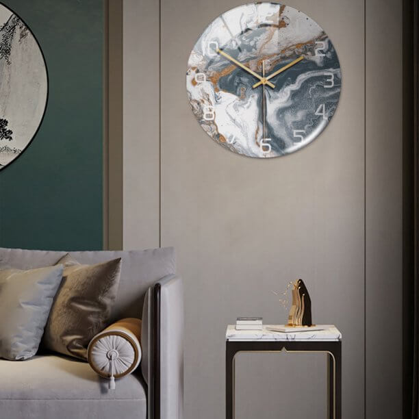 Elegant väggklocka med marmoreffekt – MarbleTime
