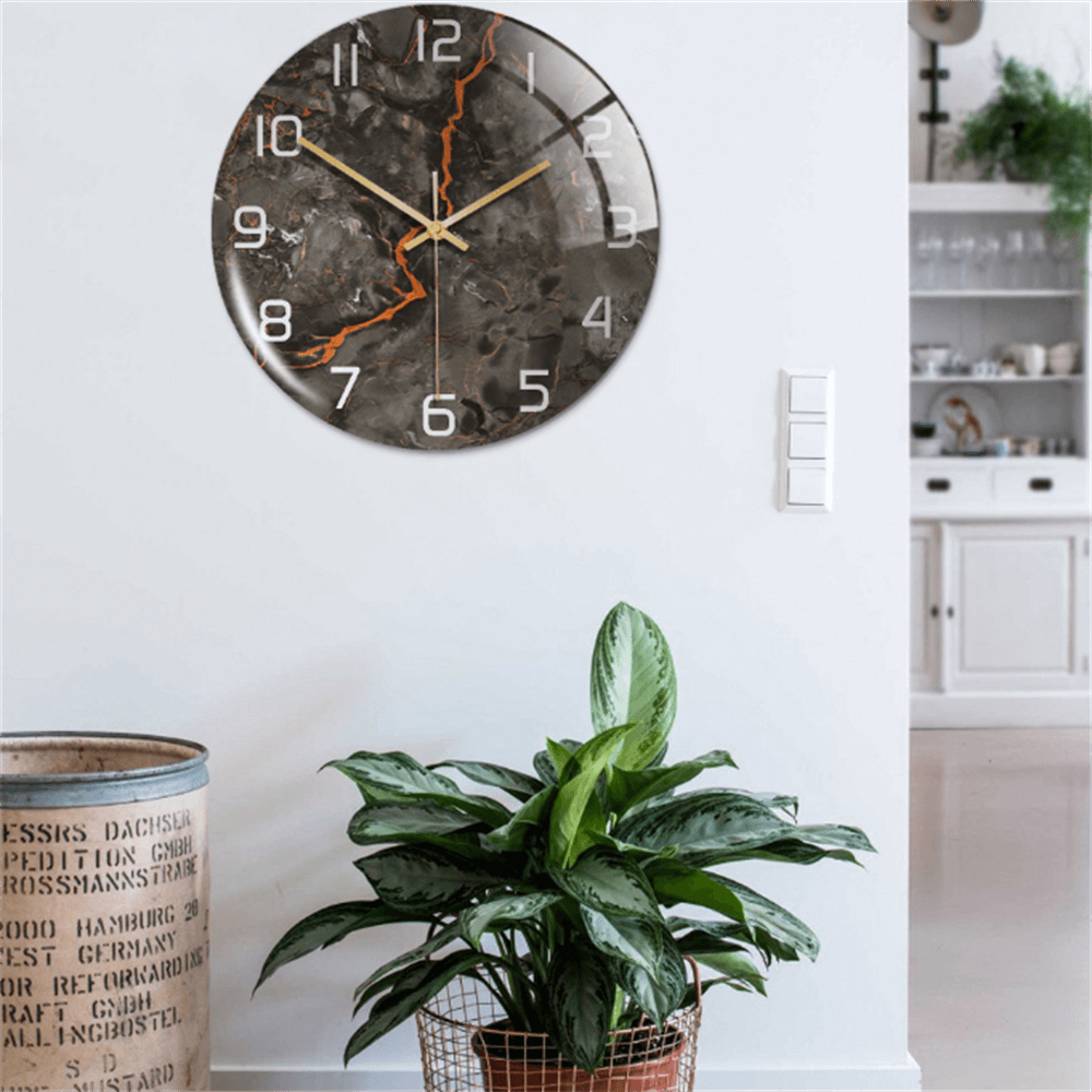 Elegant väggklocka med marmoreffekt – MarbleTime
