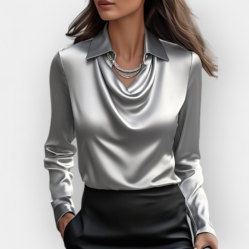 Elegant satinblus med vattenfallskrage