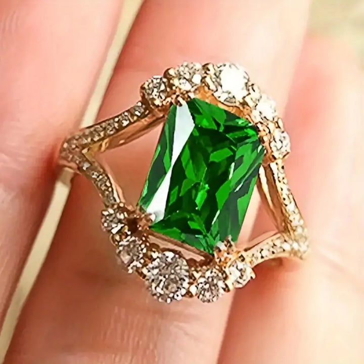 Elegant guldring med förfinade detaljer