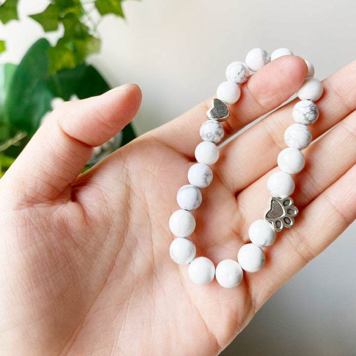 Armband med natursten och tass- och hjärtberlock – Handgjord design