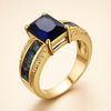 Elegant guldring med förfinade detaljer