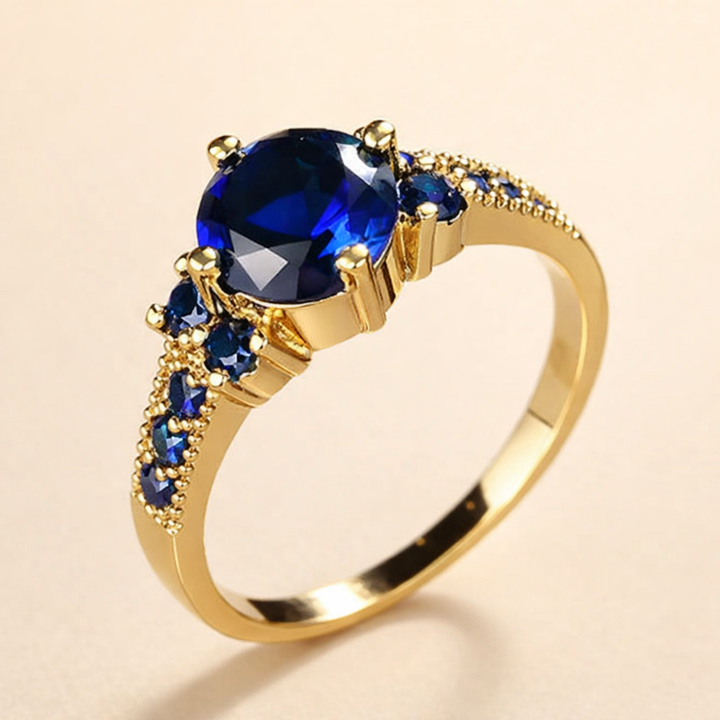 Elegant guldring med förfinade detaljer