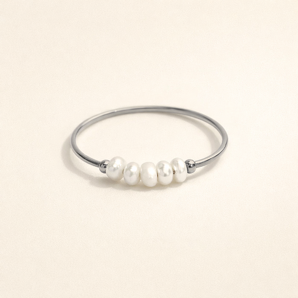 Elegant silverring med klassisk sötvattenspärla