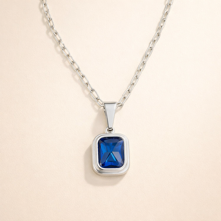 Silverhalsband med havsblått hänge