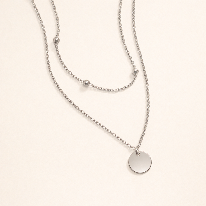 Elegant kort silverhalsband med förfinade länkar