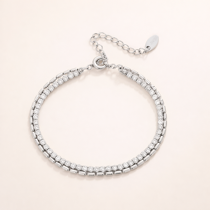 Elegant silverarmband med gnistrande kristaller