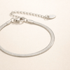 Elegant silverarmband med ormmotiv