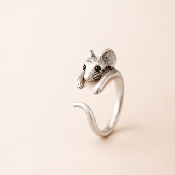 Elegant silverring med en söt musdesign