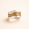 Elegant silverring med förfinade guldaccenter