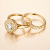 Elegant guldring med zirkonia i vintagestil