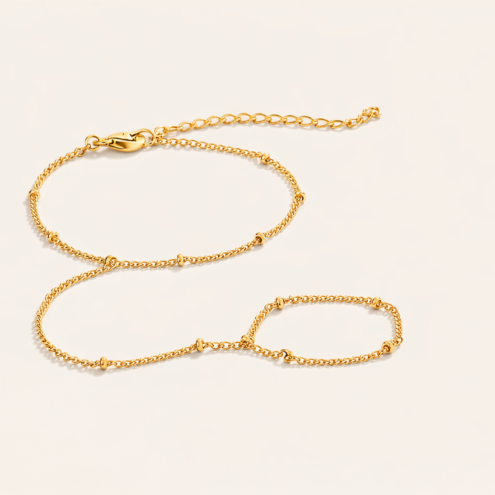 Elegant silverarmband med förfinade detaljer