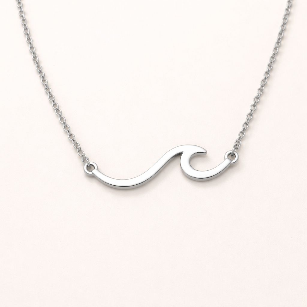 Silverhalsband med böljande linjer