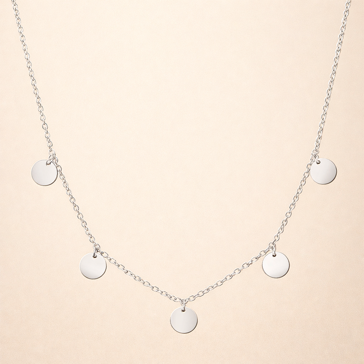 Elegant halsband i vitguld med en förfinad utstrålning