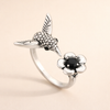 Kolibri & Blomma Ring – Justerbar öppen fågelring för kvinnor