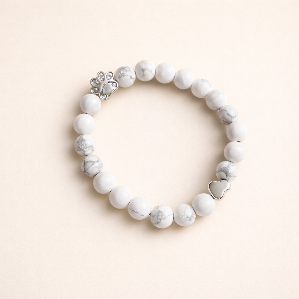 Armband med natursten och tass- och hjärtberlock – Handgjord design
