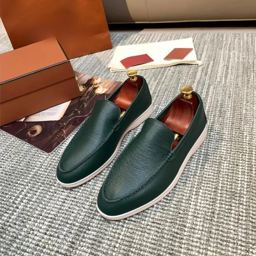 Loaferit naisille ja miehille – Tyylikäs monikäyttötyyli
