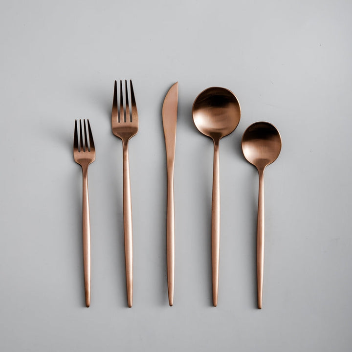 Bestickset Aurora – Minimalistiskt, modernt och tidlöst