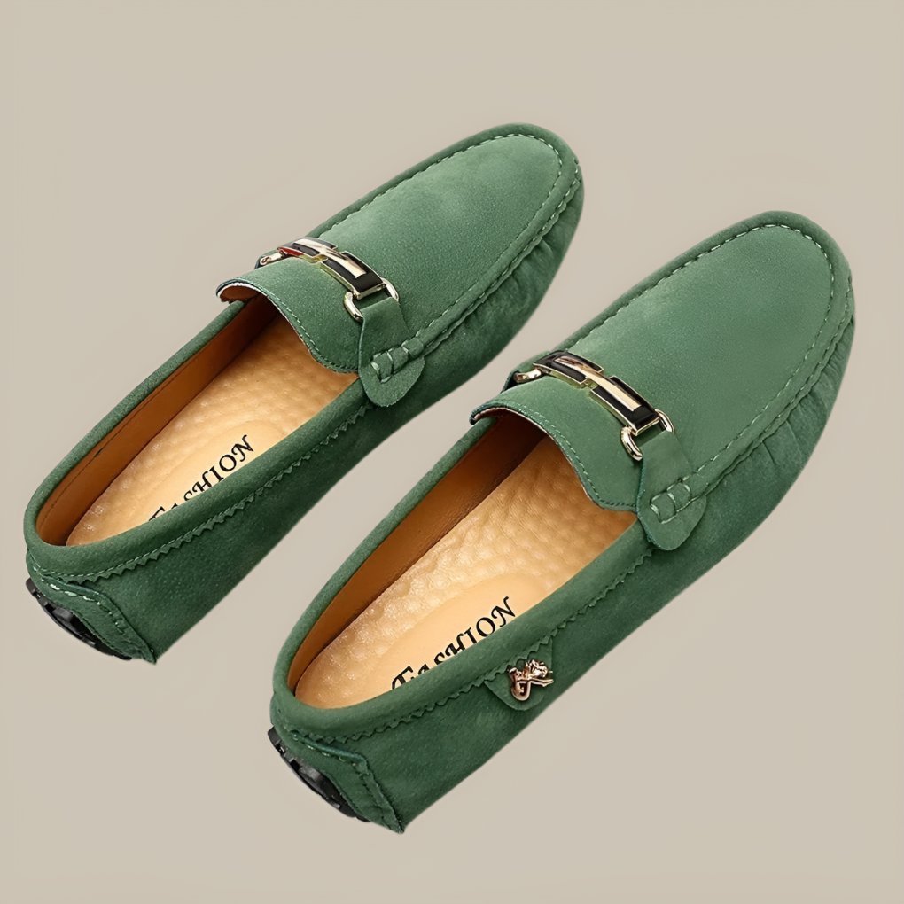 Herrmockasiner i ruskind med slip-on-funktion