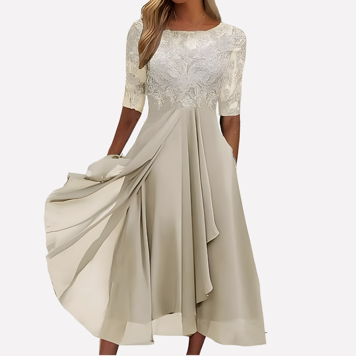 Chiffongkjole for damer med blomstrete blonder