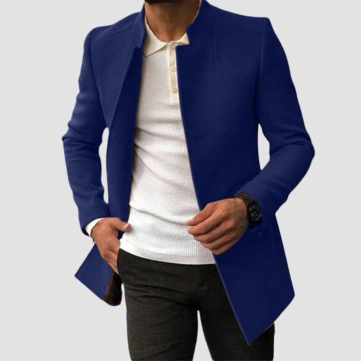 Klassinen pitkä miesten takki Ajaton eleganssi jokaiseen vuodenaikaan