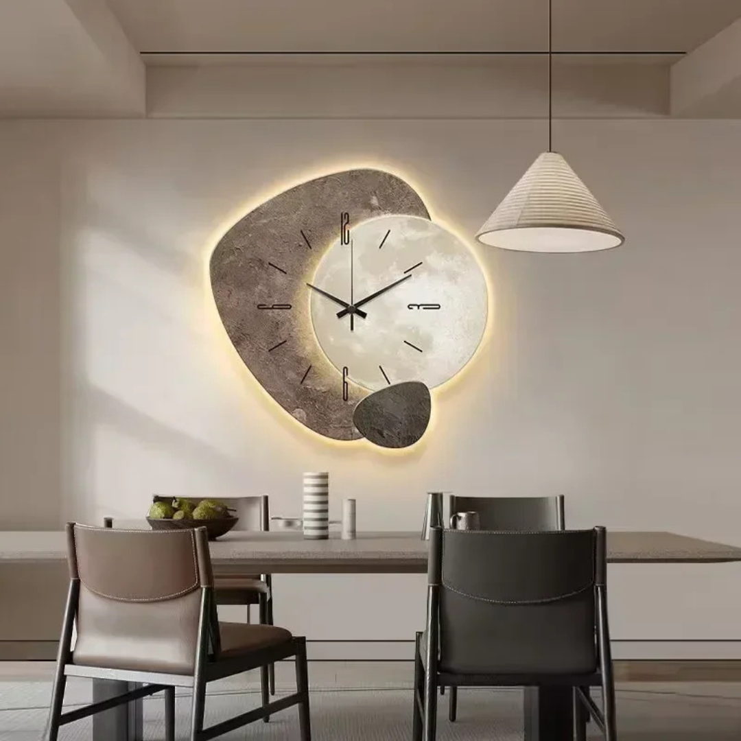 LunaWood väggklocka – Naturlig elegans med mjukt LED-ljus