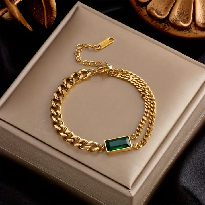 Elegant guldarmband med förfinade detaljer