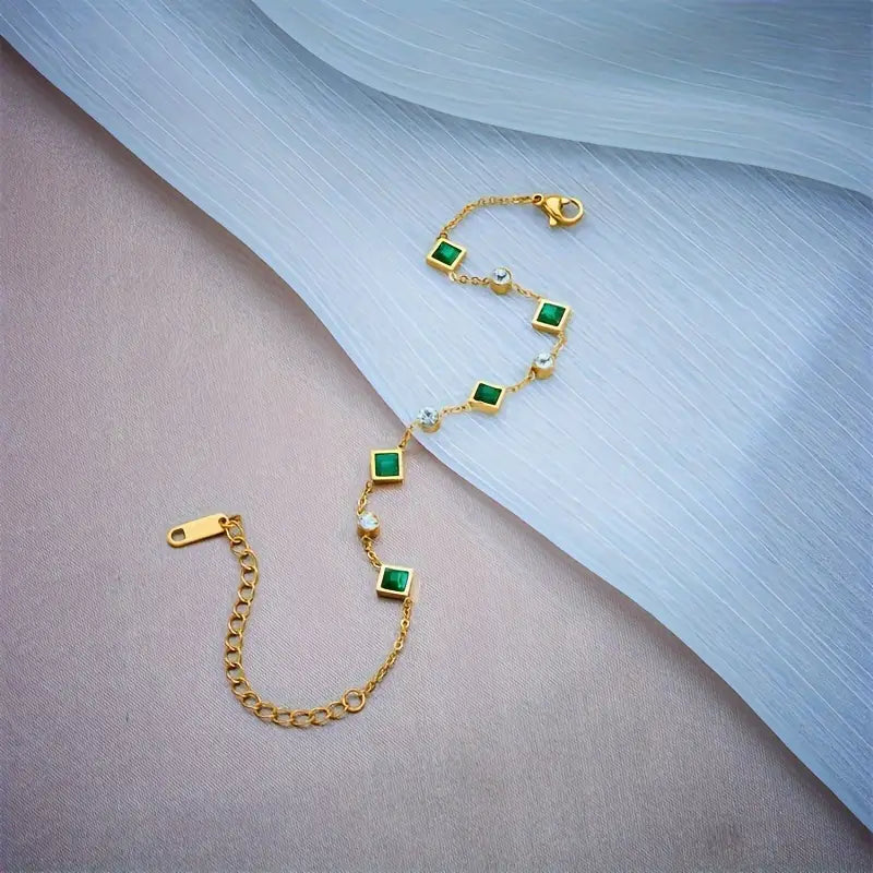 Elegant guldarmband med förfinad design