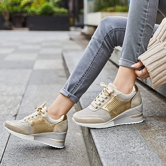 Förhöjda kilklackade sneakers för kvinnor