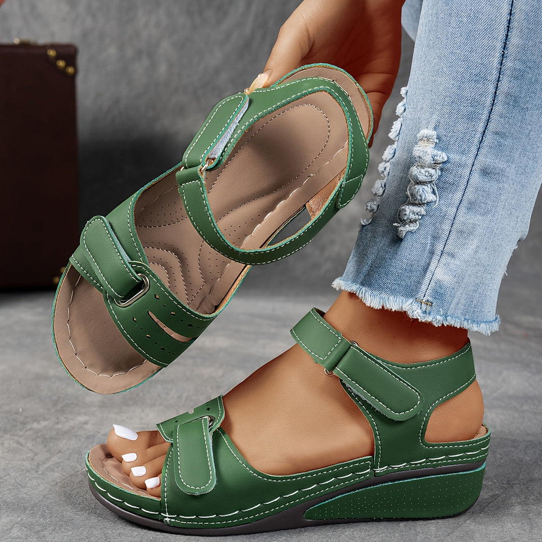 Sköna ortopediska sandaler