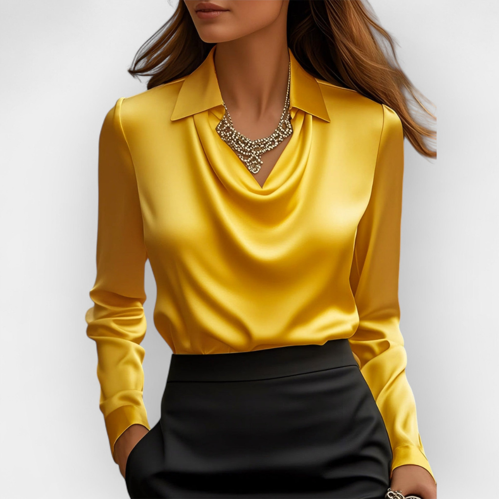 Elegant satinblus med vattenfallskrage