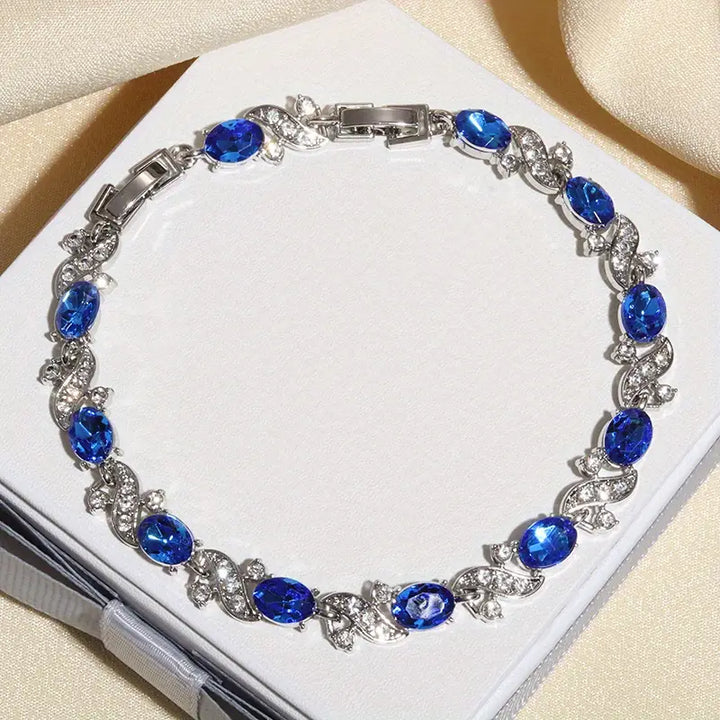 Elegant armband i vitguld med förfinade detaljer