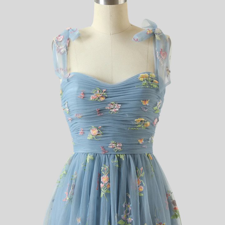 Elegant broderet tyl balkjole
