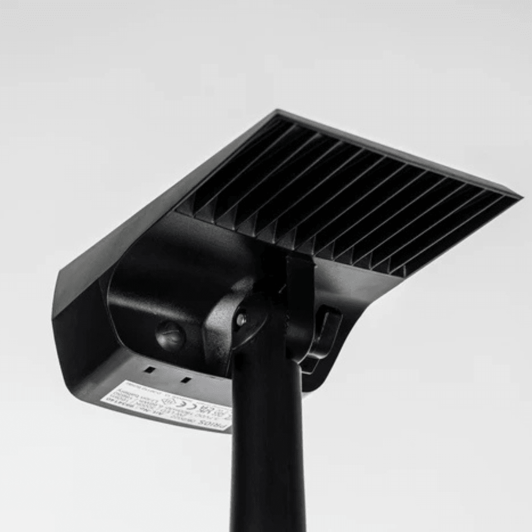 Stilfull vattentät solcellsdriven trädgårdslampa