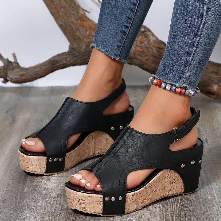 Kile sandaler med krydsrem og peep toe