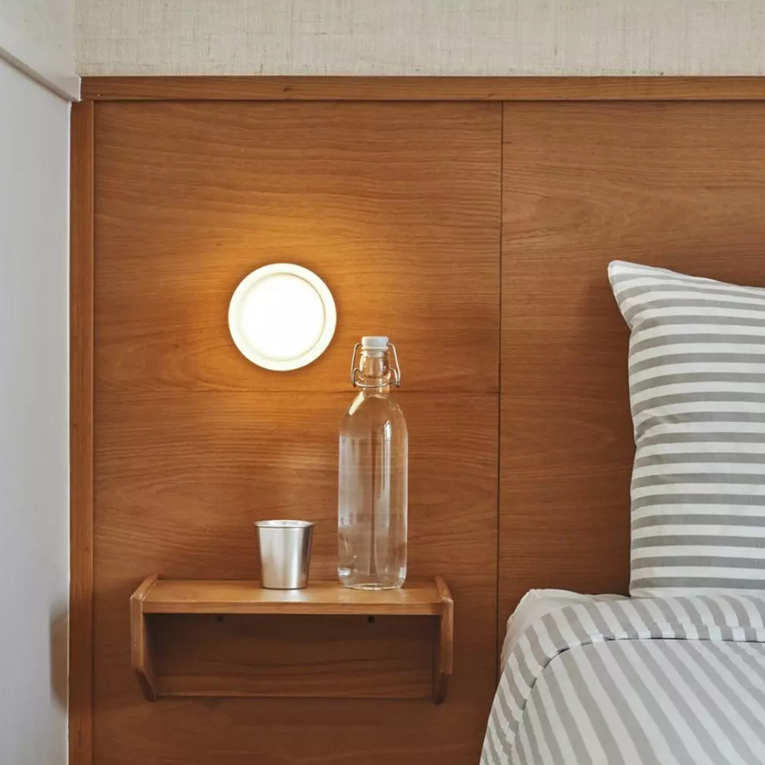 Rund modern vägglampa i glas med LED, 1 ljuskälla
