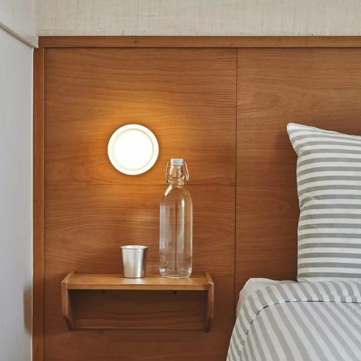 Rund modern vägglampa i glas med LED, 1 ljuskälla