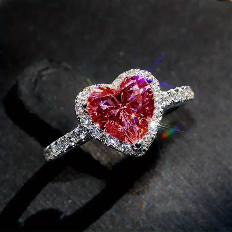 Elegant ring i vitguld med förfinade detaljer