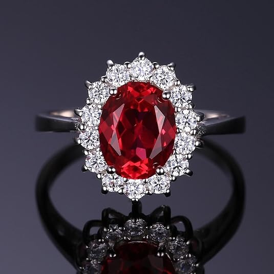 Elegant ring i vitguld med rubinhalo