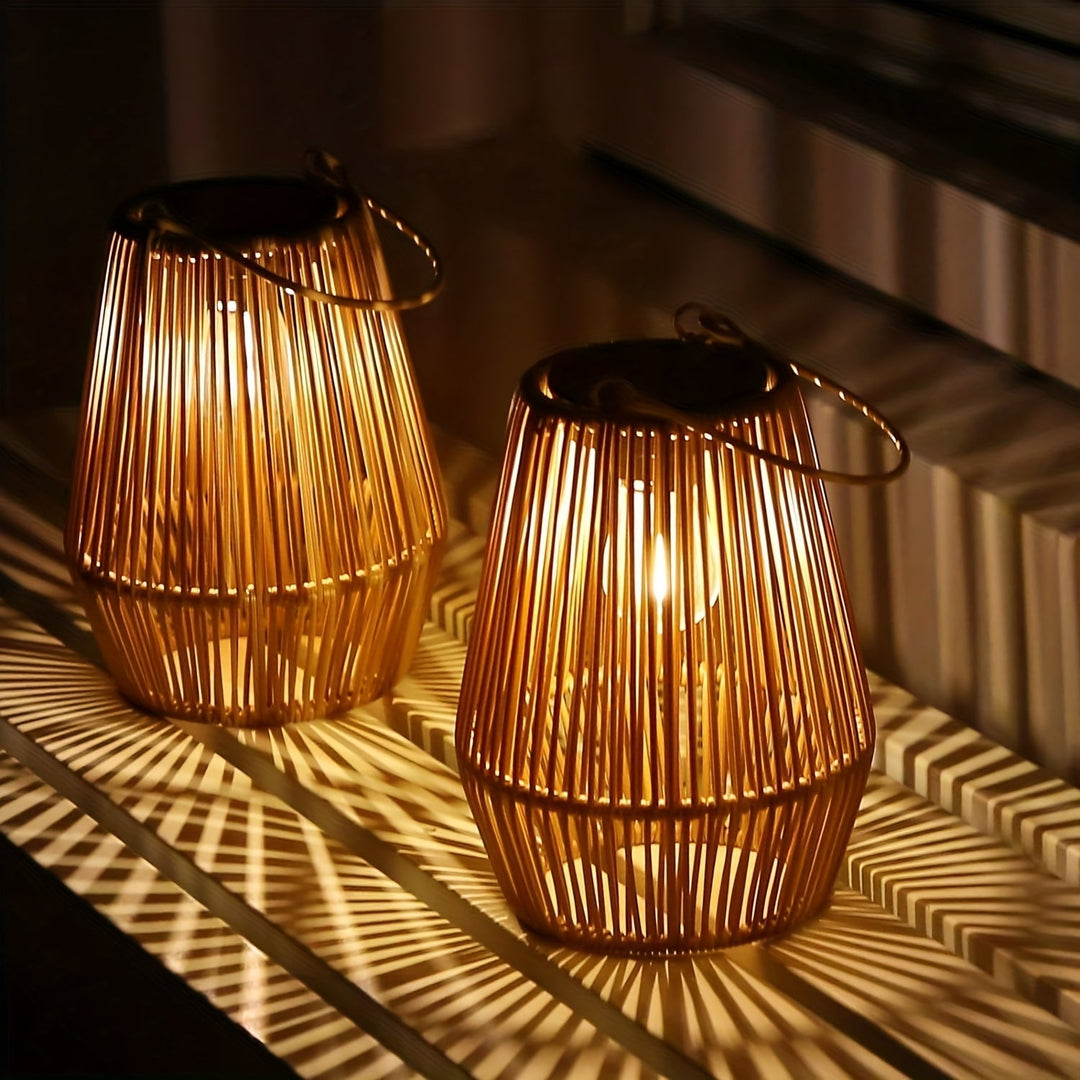 Set med solcellsdrivna hänglyktor i boho-stil – Hållbara rottinglyktor för trädgård och balkong