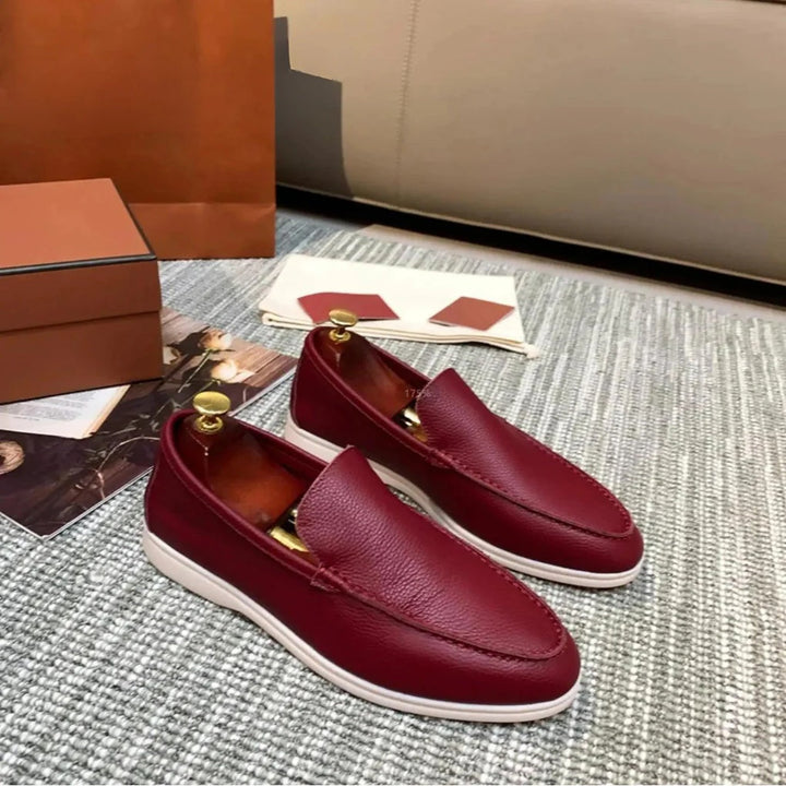 Loaferit naisille ja miehille – Tyylikäs monikäyttötyyli