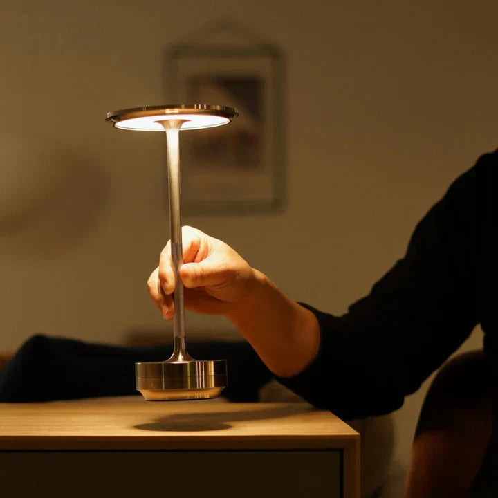 Langaton himmennettävä LED-pöytälamppu