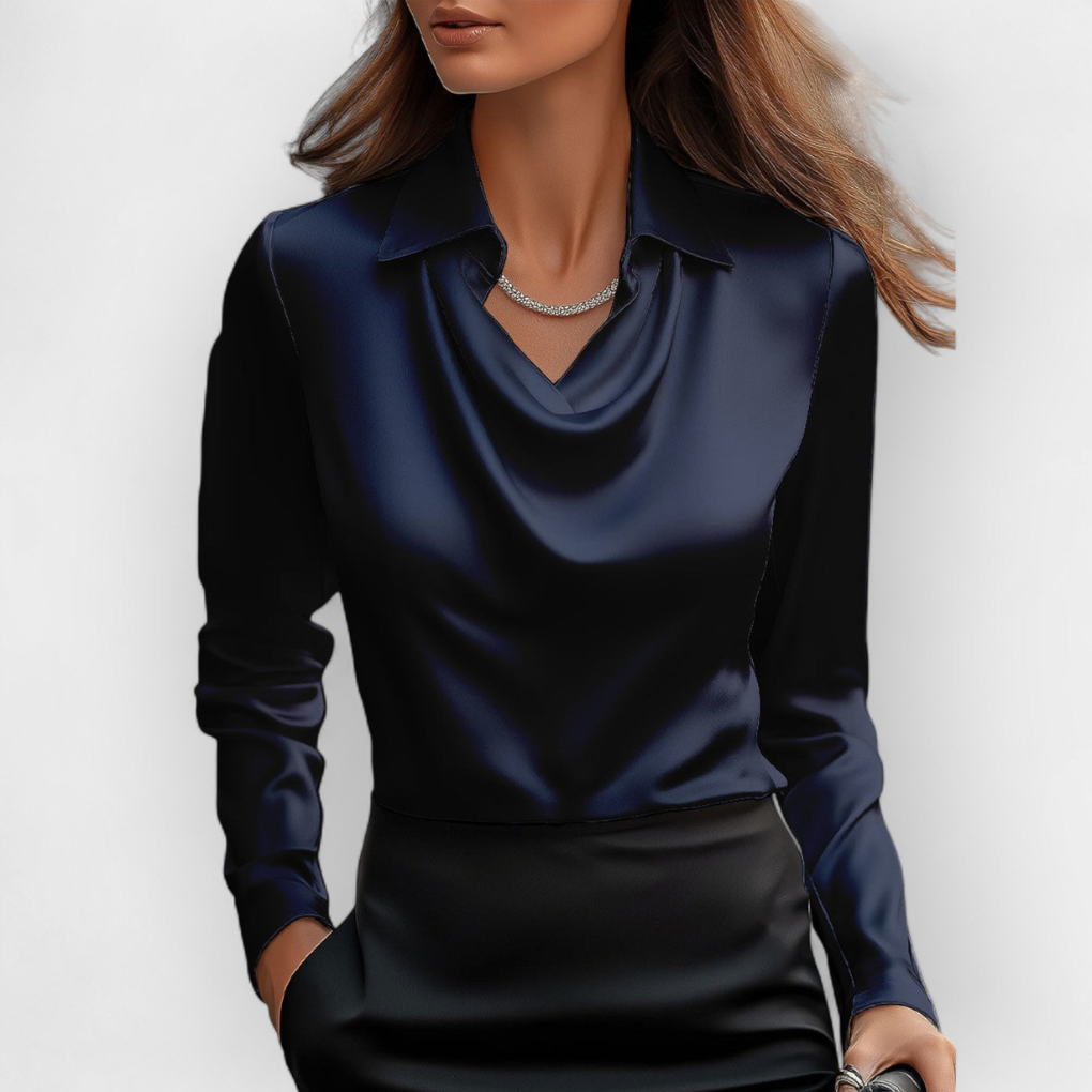 Elegant satinblus med vattenfallskrage